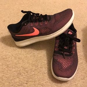 Women’s Nike Free RN Barely worn